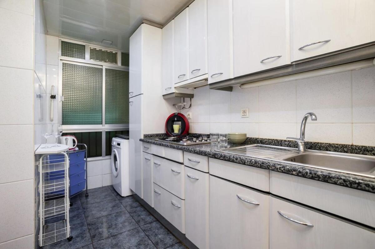 Next To Sagrada Familia 4-Bedroom Apartment Barcelona Ngoại thất bức ảnh
