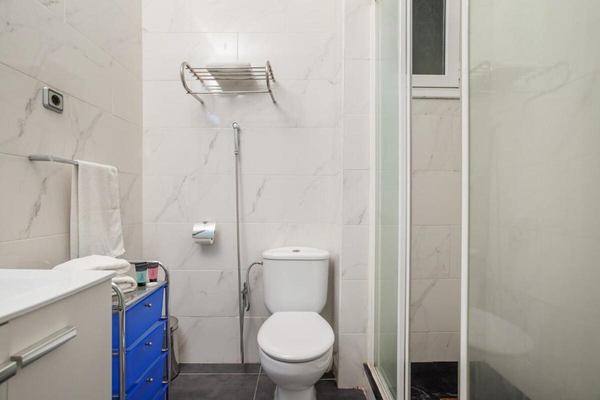 Next To Sagrada Familia 4-Bedroom Apartment Barcelona Ngoại thất bức ảnh