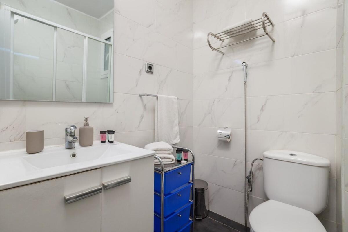 Next To Sagrada Familia 4-Bedroom Apartment Barcelona Ngoại thất bức ảnh