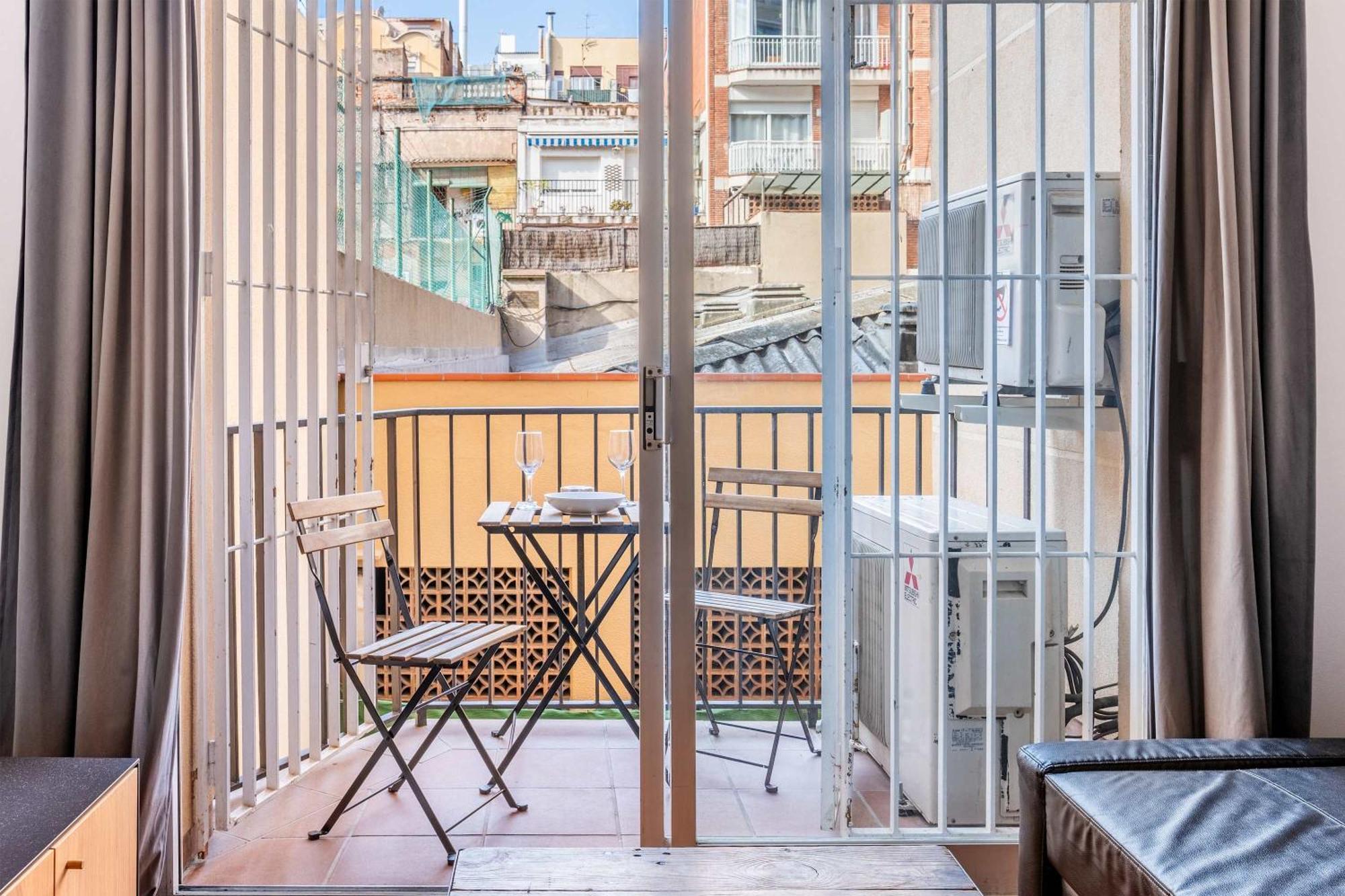 Next To Sagrada Familia 4-Bedroom Apartment Barcelona Ngoại thất bức ảnh