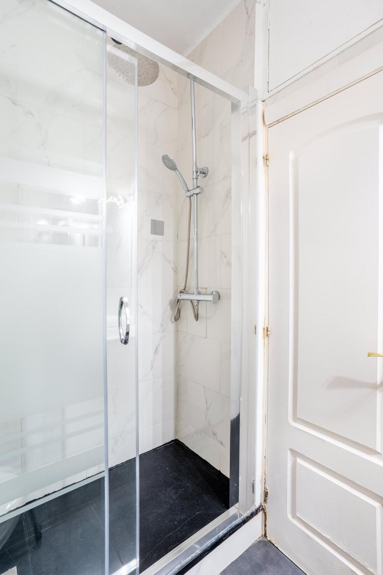 Next To Sagrada Familia 4-Bedroom Apartment Barcelona Ngoại thất bức ảnh