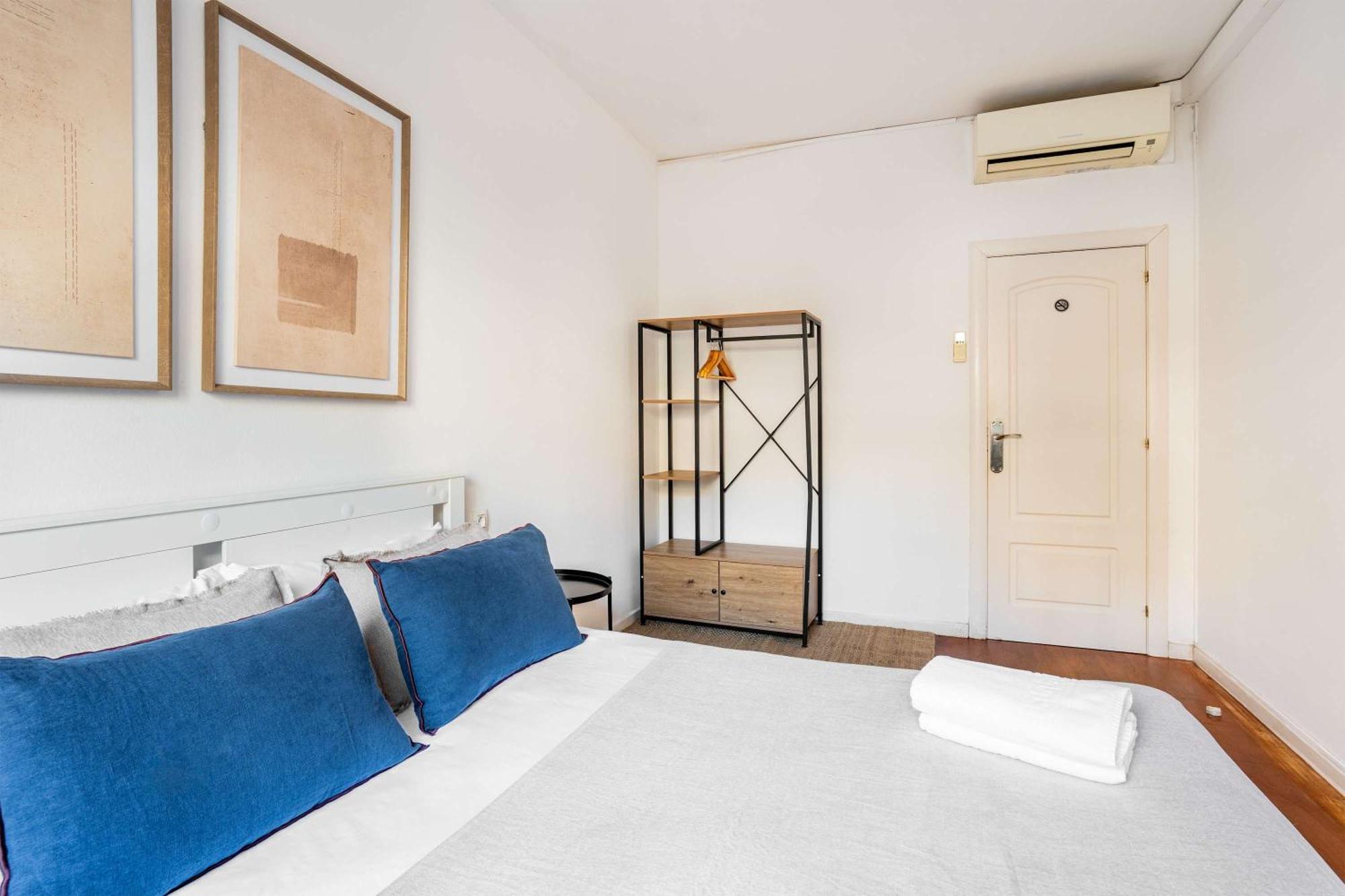Next To Sagrada Familia 4-Bedroom Apartment Barcelona Ngoại thất bức ảnh