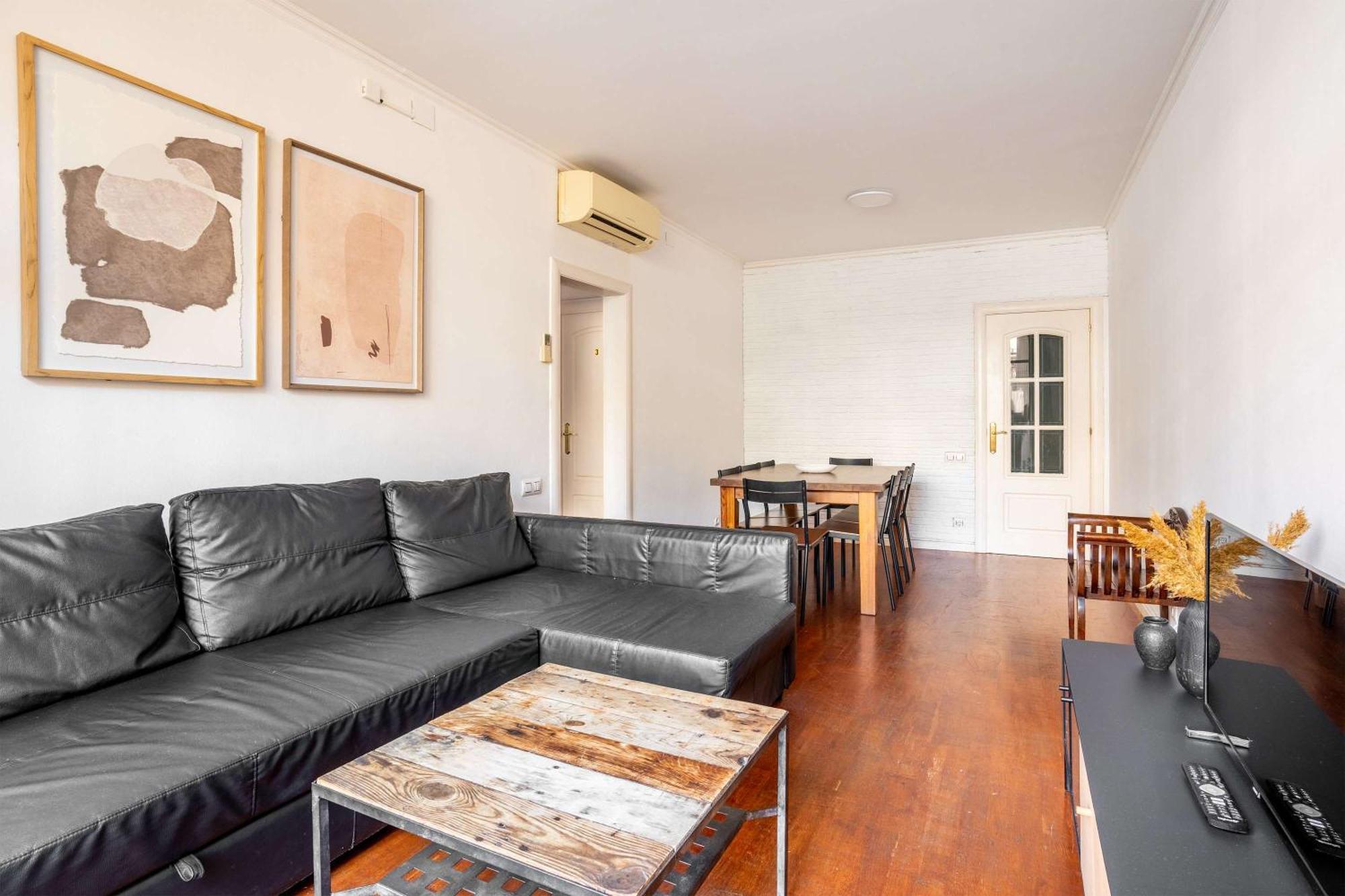 Next To Sagrada Familia 4-Bedroom Apartment Barcelona Ngoại thất bức ảnh
